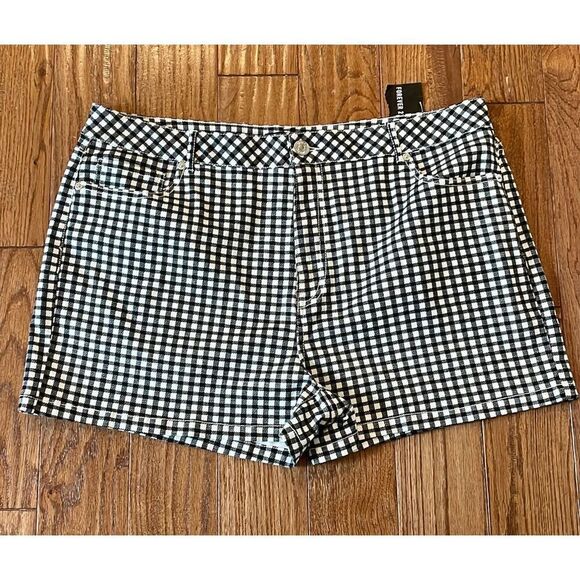 Forever 21 NWT black and white checkered high rise shorts 18 - Picture 2 of 9